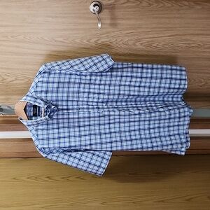 Men's short sleeve button-down shirt - size large